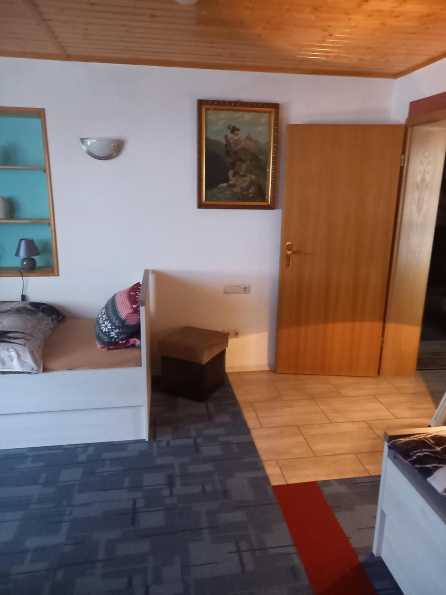 Monteur- Und Ferienwohnung Waldrauschen Fehrenbach Exterior foto