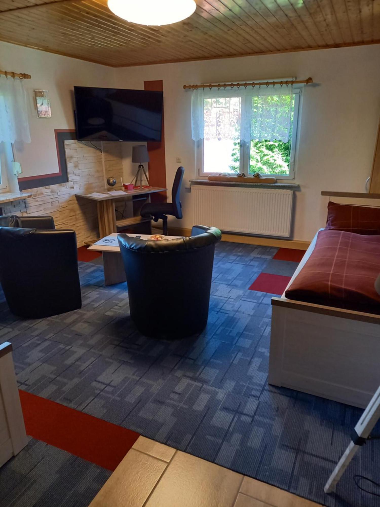 Monteur- Und Ferienwohnung Waldrauschen Fehrenbach Exterior foto
