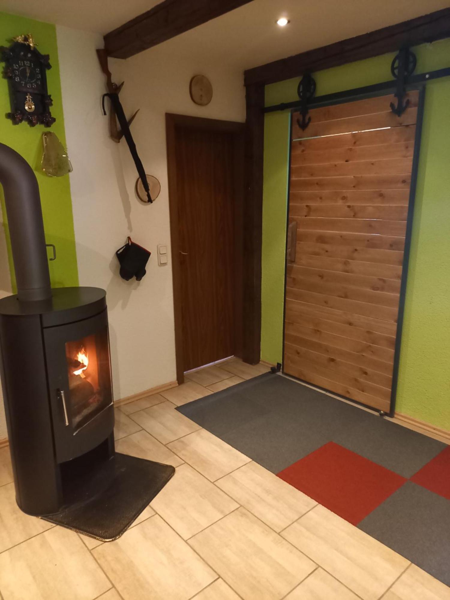 Monteur- Und Ferienwohnung Waldrauschen Fehrenbach Quarto foto